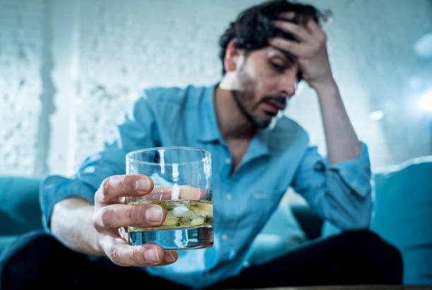 what are the physical and psychological signs of alcohol addiction