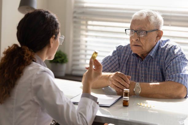 can a psychiatrist prescribe medication