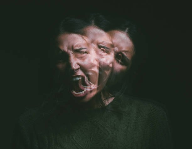 What Are the Symptoms of Multiple Personality Disorder?
