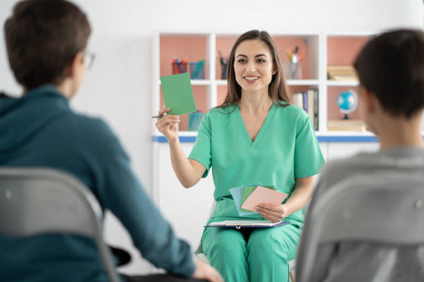 Roles and Clinical Responsibilities of Psych NPs vs. Psychiatrists